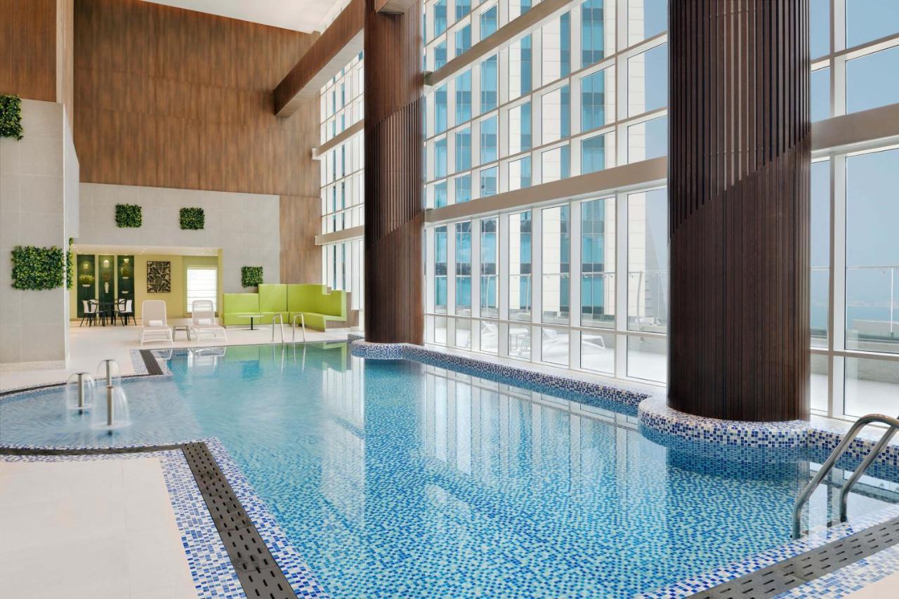Element By Westin City Center Доха Екстериор снимка Swimming pool