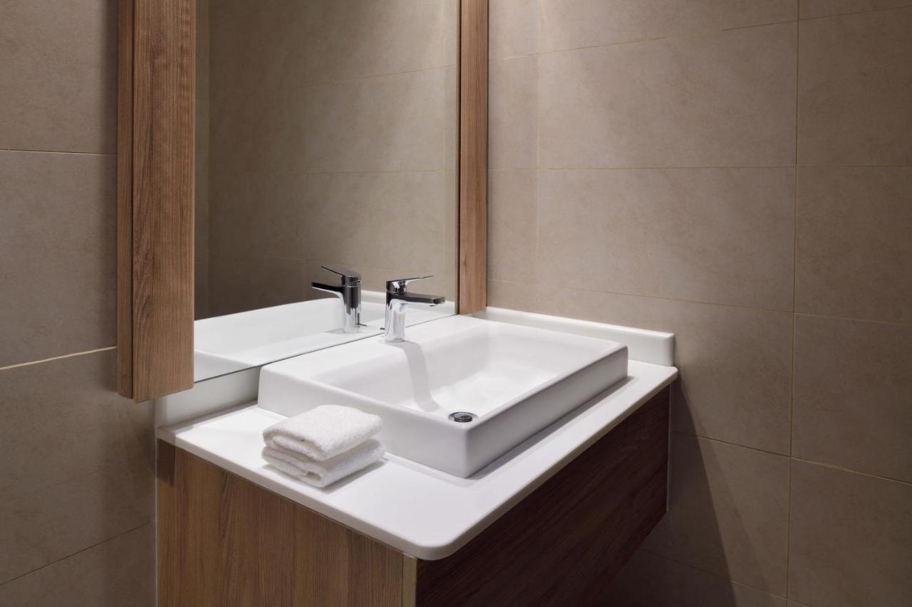 Element By Westin City Center Доха Екстериор снимка A washbasin